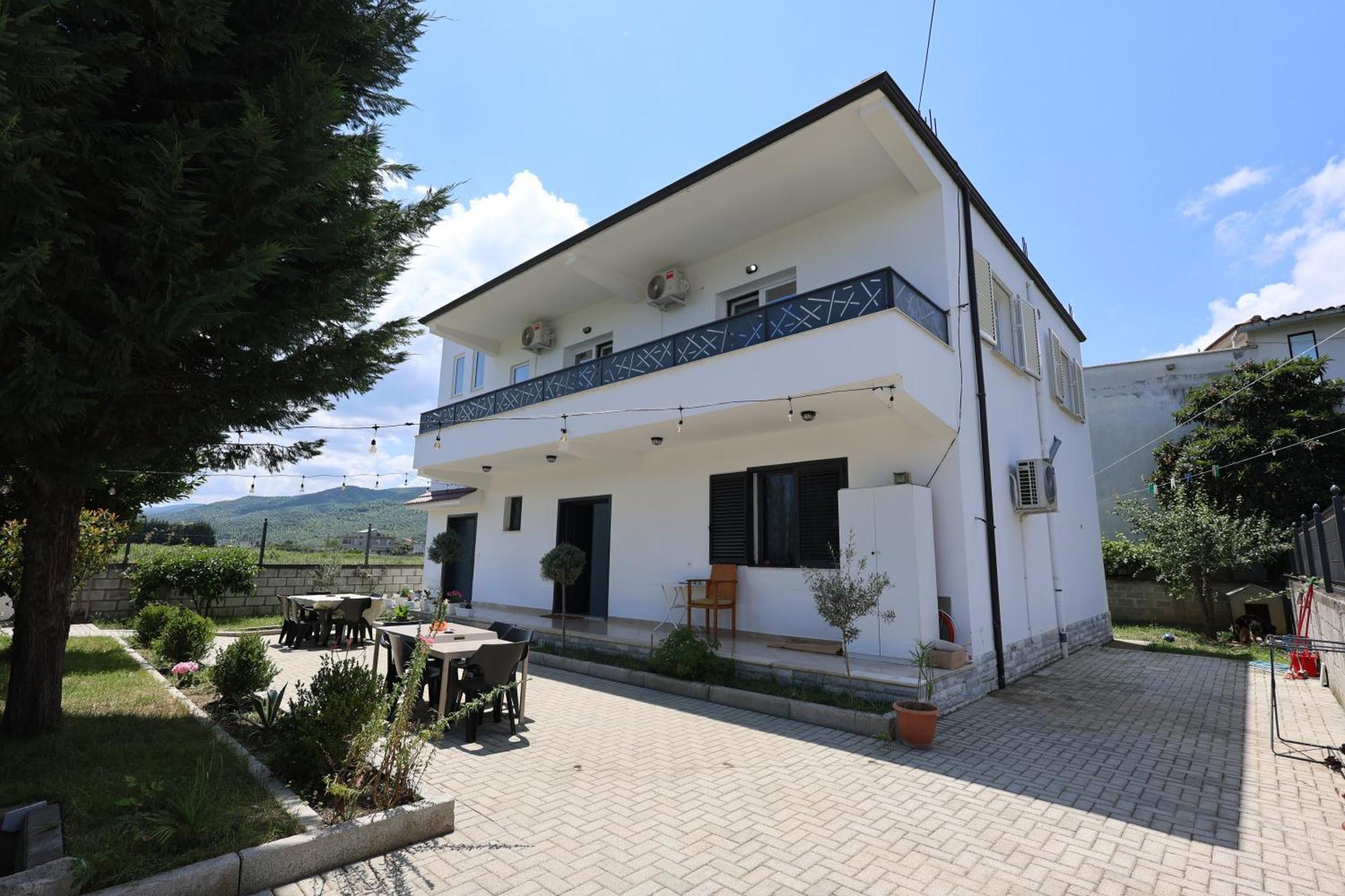 Baza Hostel - Swimming Pool Berat Exterior foto